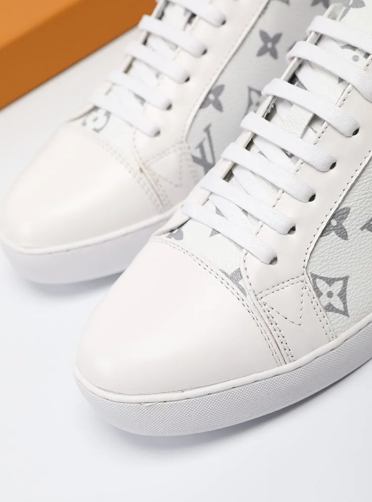 Factory price: 360💰LV official website popular series🔥🔥: 2 production, selected high-end imported cowhide, sheepskin lining sheepskin pads, paired with Louis Vuitton Monogram Ecli men's shoes 💰se canvas and pure black rubber soles, the ultimate simple design, the perfect interpretation of the latest inspiration for shoes, the integration of classics and fashion, high-end quality, worthy of your possession. The bottom car line will never be unglued🏆🏆🏆Welcome all sellers to sell in the picture above. We can send one piece on behalf of you. The code number is 38-44 (45 codes can be customized)